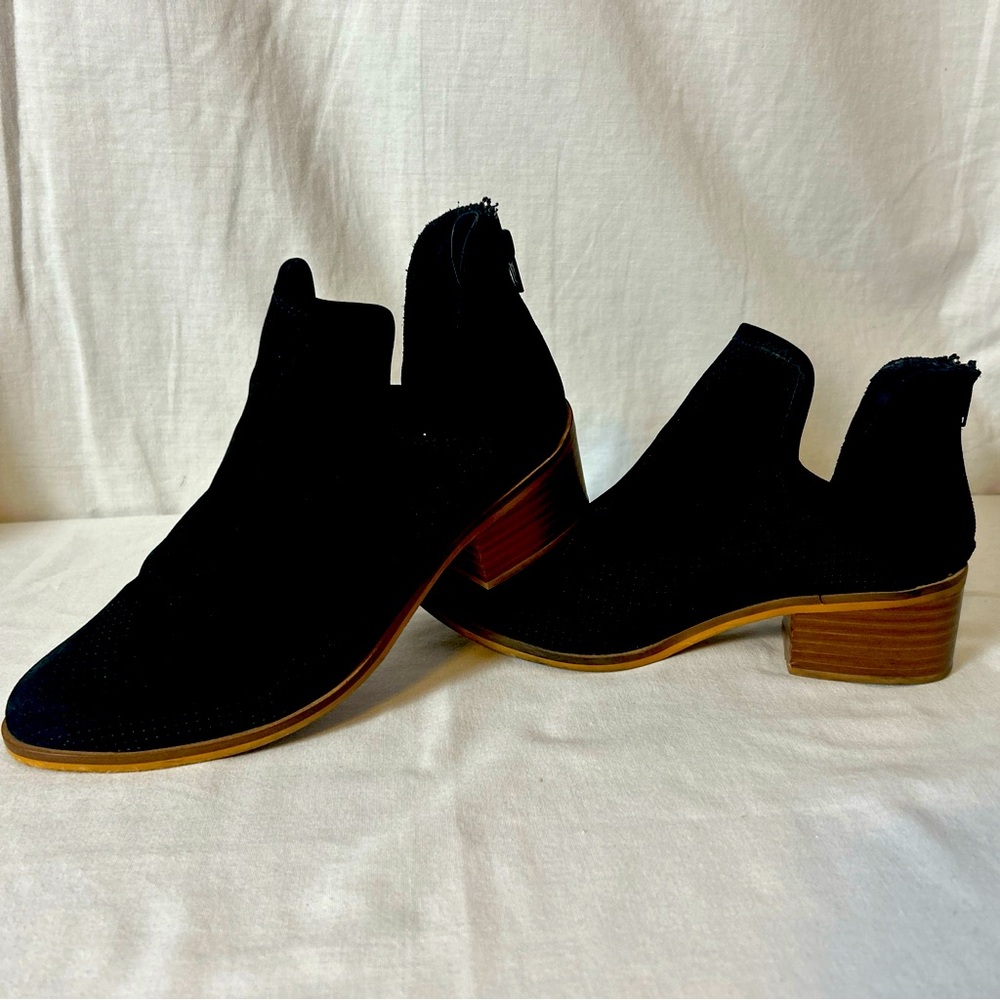 Steve Madden size 10 suede ankle boots